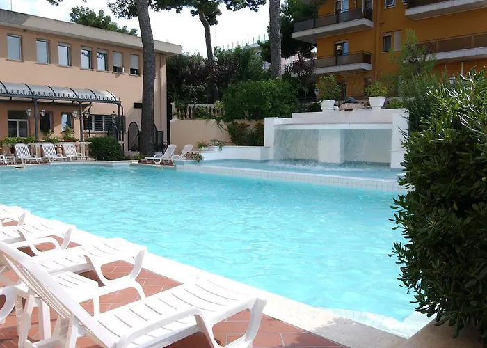 Hotel Milano Helvetia - In Centro Con Piscina