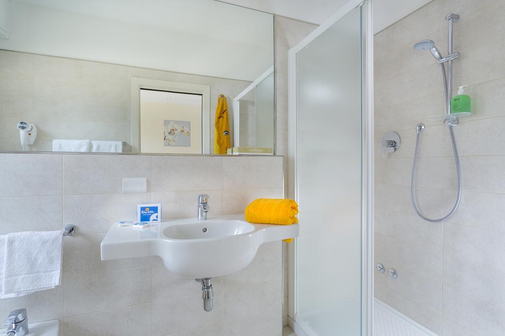 Hotel Milano Helvetia - In Centro Con Piscina Riccione