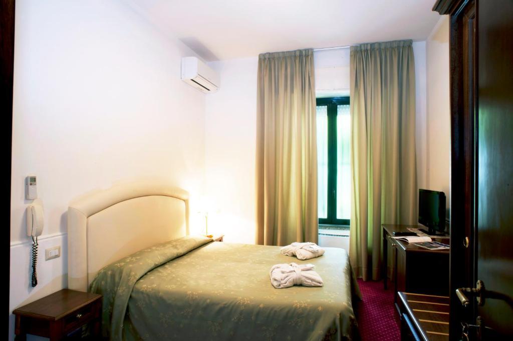 Hotel Milano Helvetia - In Centro Con Piscina Riccione