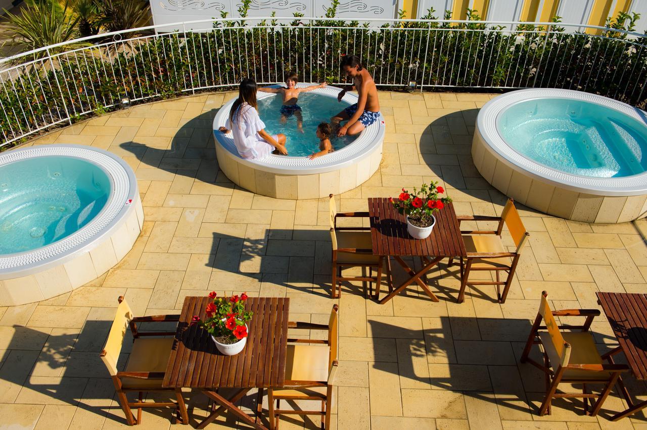 Hotel Milano Helvetia - In Centro Con Piscina Riccione